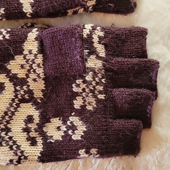 Muk Luks Mixed Flip Mittens - Picture 6 of 10